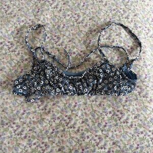 Xhilaration Floral Bikini Top - Black and White